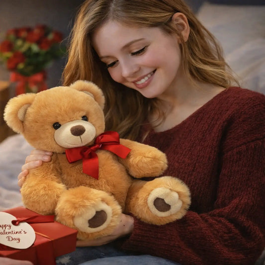 בובת פרווה דובי לחיבוק חמים, צעצוע רך לילדים באווירה נעימה וביתית
